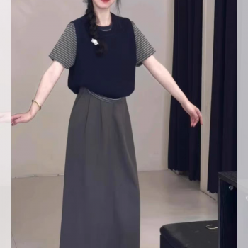 2025春季新款盐系穿搭小香风休闲条纹t恤马甲半身裙三件套装女夏