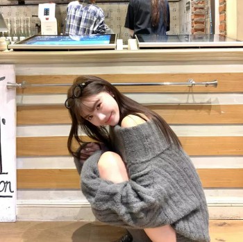 韩系灰色慵懒风高级感超好看加厚一字肩毛衣上衣女早春季2025新款