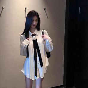 FairyJiang春季高级感缎面奶白色衬衫女中长款宽松防晒衬衣含领带