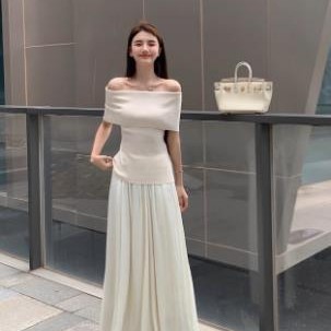 一字肩针织短袖上衣女纯欲小众多穿法抹胸气质修身百搭露肩T恤夏