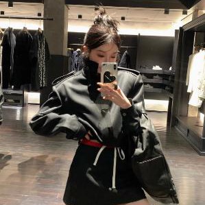 区区欧阳立领黑色阔肩外套女秋季新款小个子复古短款休闲夹克上衣