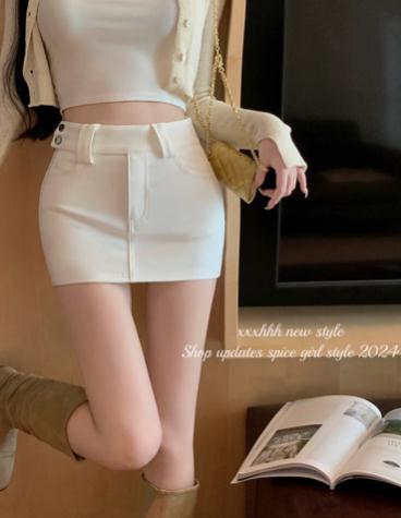 白色气质高腰a字半身裙女2025新款超火性感辣妹纯欲包臀短裙子黑