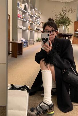 区区欧阳黑色驼鸟毛西装外套女高级感春季休闲宽松设计感小众西服
