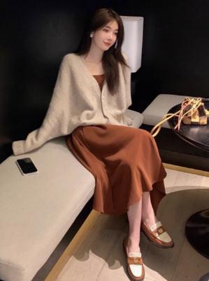 欧洲站春装2025新款女装法式港风高级感吊带连衣裙子开衫两件套装
